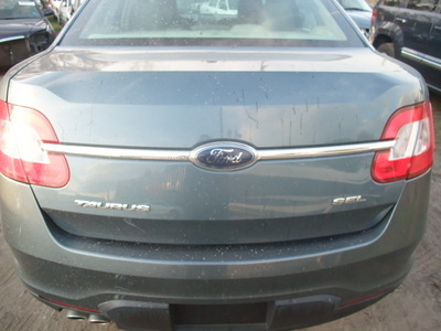 ford taurus