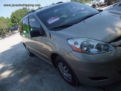 toyota sienna ce le