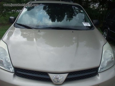 toyota sienna ce le