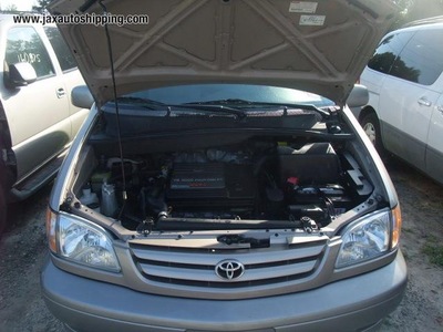 toyota sienna le xle