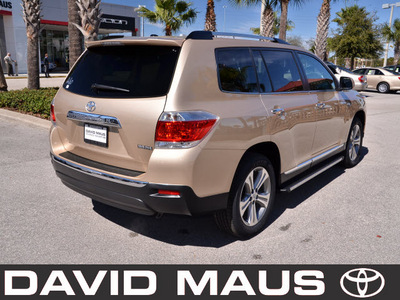 toyota highlander 2012 gold suv limited gasoline 6 cylinders front wheel drive automatic 32771