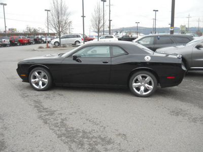 dodge challenger 2012 black coupe flex fuel 6 cylinders rear wheel drive automatic 99212