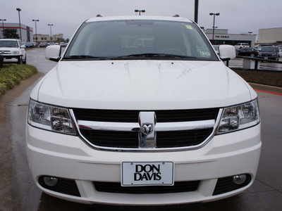 dodge journey 2010 white suv sxt gasoline 6 cylinders front wheel drive automatic 76018