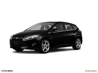 ford focus 2012 black hatchback titanium gasoline 4 cylinders front wheel drive not specified 56301