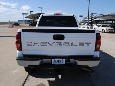 chevrolet silverado 2500hd classic 2007 white gasoline 8 cylinders 4 wheel drive automatic 76087