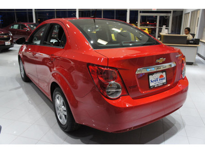 chevrolet sonic 2012 red sedan lt gasoline 4 cylinders front wheel drive automatic 07712