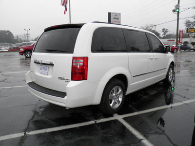 dodge grand caravan 2010 white van gasoline 6 cylinders front wheel drive automatic 32447