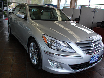 hyundai genesis 2012 lt  gray sedan 3 8l v6 gasoline 6 cylinders rear wheel drive automatic 94010