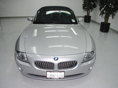 bmw z4 2005 silver 3 0i gasoline 6 cylinders rear wheel drive automatic 91731