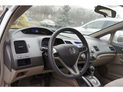 honda civic 2009 white sedan lx gasoline 4 cylinders front wheel drive automatic 08750