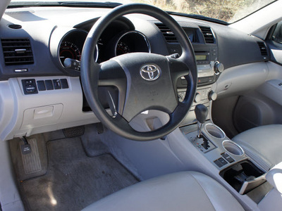 toyota highlander 2008 white suv gasoline 6 cylinders front wheel drive automatic 27330