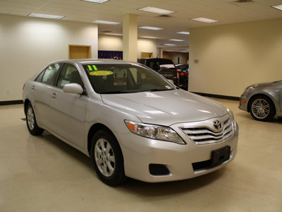 toyota camry 2011 silver sedan le gasoline 4 cylinders front wheel drive automatic 27707