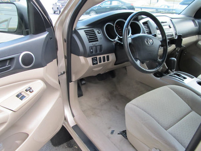 toyota tacoma 2006 tan gasoline 6 cylinders 4 wheel drive automatic 13502