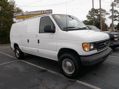 ford econoline cargo 2003 white van gasoline 6 cylinders rear wheel drive automatic with overdrive 32401