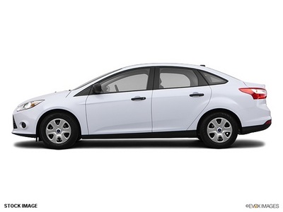 ford focus 2012 white sedan s gasoline 4 cylinders front wheel drive not specified 46168