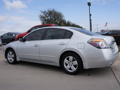 nissan altima 2008 silver sedan 2 5 s gasoline 4 cylinders front wheel drive automatic 76018