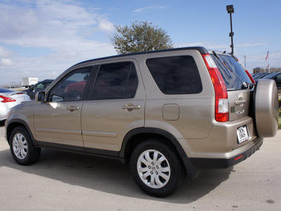 honda cr v 2006 beige suv special edition gasoline 4 cylinders all whee drive automatic 76018