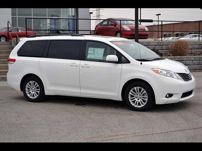 toyota sienna 2012 van xle v6 8 passenger gasoline 6 cylinders front wheel drive 6 speed automatic 46219