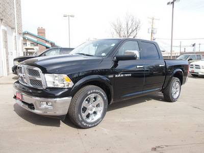 ram ram pickup 1500 2012 black clear coat laramie gasoline 8 cylinders 4 wheel drive automatic 80301