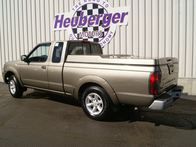 nissan frontier 2001 gold rush xe gasoline 4 cylinders rear wheel drive 5 speed manual 80905