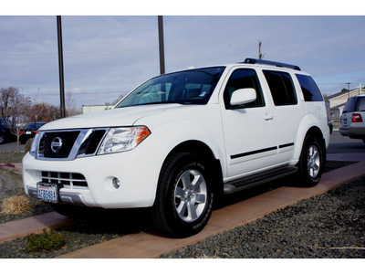 nissan pathfinder 2010 white suv le gasoline 6 cylinders 4 wheel drive automatic 99352