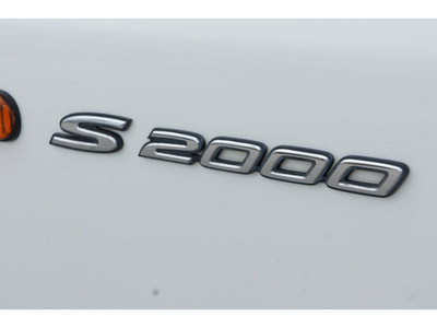 honda s2000 2004 white gasoline 4 cylinders rear wheel drive 6 speed manual 77388