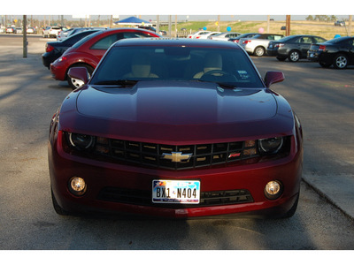 chevrolet camaro 2011 red coupe lt2 gasoline 6 cylinders rear wheel drive autostick 77037