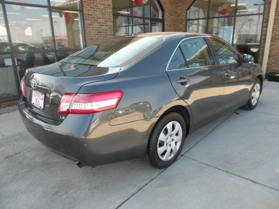 toyota camry 2011 gray sedan le gasoline 4 cylinders front wheel drive automatic 43228