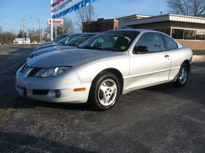 pontiac sunfire 2003 silver coupe gasoline 4 cylinders dohc front wheel drive 5 speed manual 45840