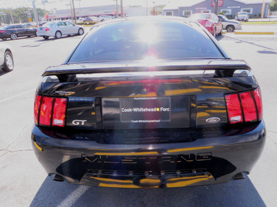 ford mustang 2004 black coupe gt deluxe gasoline 8 cylinders rear wheel drive 5 speed manual 32401