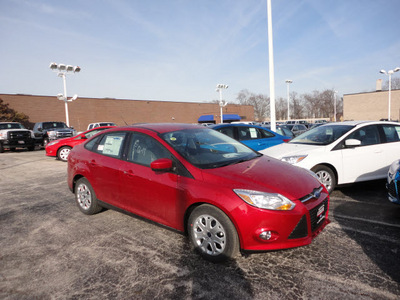 ford focus 2012 red sedan se gasoline 4 cylinders front wheel drive automatic with overdrive 60546