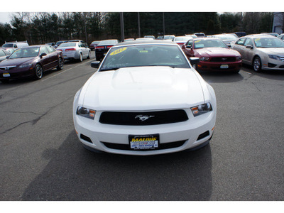 ford mustang 2012 white v6 gasoline 6 cylinders rear wheel drive automatic with overdrive 08902