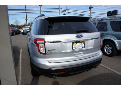 ford explorer 2011 silver suv limited gasoline 6 cylinders 2 wheel drive automatic with overdrive 08902