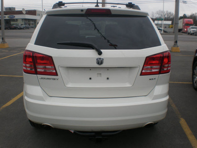 dodge journey 2009 white suv sxt gasoline 6 cylinders front wheel drive automatic 13502