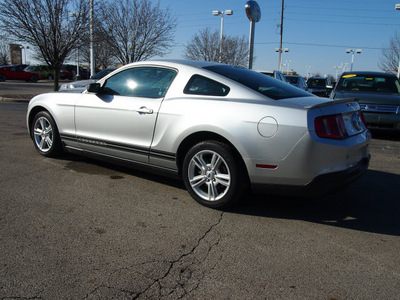 ford mustang 2010 gray coupe v6 premium gasoline 6 cylinders rear wheel drive 5 speed manual 46168