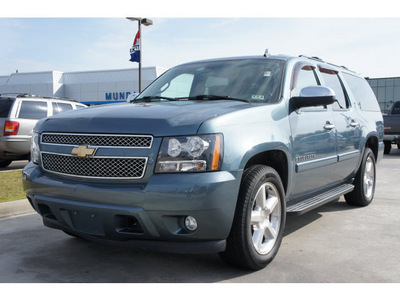 chevrolet suburban 2008 gray suv ltz 1500 flex fuel 8 cylinders 2 wheel drive automatic 77090