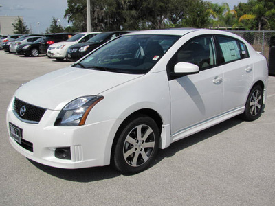 nissan sentra 2012 white sedan s r gasoline 4 cylinders front wheel drive automatic 33884