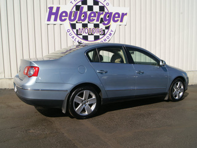 volkswagen passat 2008 arctic blue sedan komfort gasoline 4 cylinders front wheel drive automatic 80905