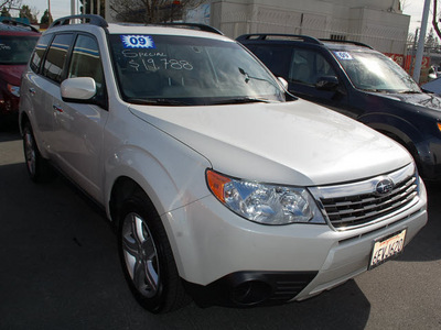 subaru forester 2009 white suv 2 5 x premium gasoline 4 cylinders all whee drive automatic 94063