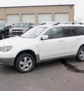 mitsubishi outlander 2003 white suv awd gasoline 4 cylinders sohc all whee drive automatic 55124