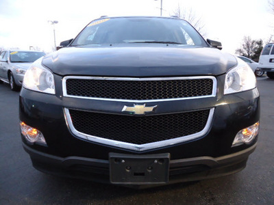 chevrolet traverse 2010 black suv lt gasoline 6 cylinders all whee drive automatic 60007