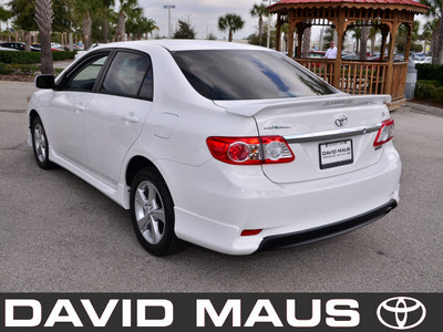 toyota corolla 2011 white sedan s gasoline 4 cylinders front wheel drive automatic 32771