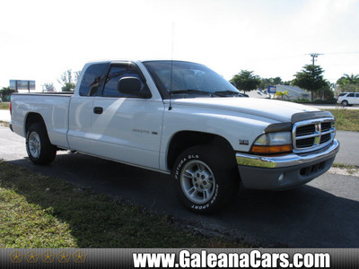 dodge dakota 2000 white pickup truck gasoline 6 cylinders rear wheel drive automatic with overdrive 33912