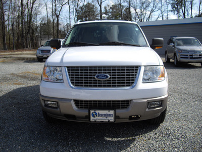 ford expedition 2004 white suv eddie bauer gasoline 8 cylinders 4 wheel drive automatic 27569