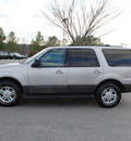 ford expedition 2004 lt  gray suv xlt gasoline 8 cylinders 4 wheel drive automatic 27511