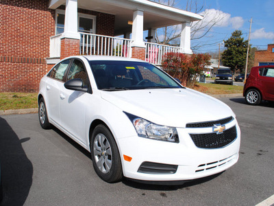 chevrolet cruze 2012 white sedan ls gasoline 4 cylinders front wheel drive automatic 27591