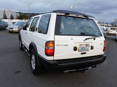 nissan pathfinder 1997 white suv se gasoline 6 cylinders 4 wheel drive automatic with overdrive 98371