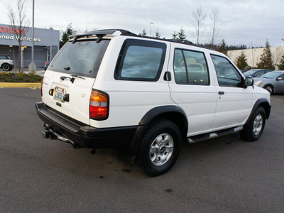 nissan pathfinder 1997 white suv se gasoline 6 cylinders 4 wheel drive automatic with overdrive 98371