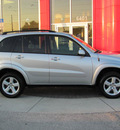 toyota rav4 2005 silver suv gasoline 4 cylinders all whee drive automatic 33884