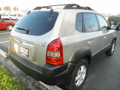 hyundai tucson 2005 silver suv gls gasoline 6 cylinders front wheel drive automatic 34474